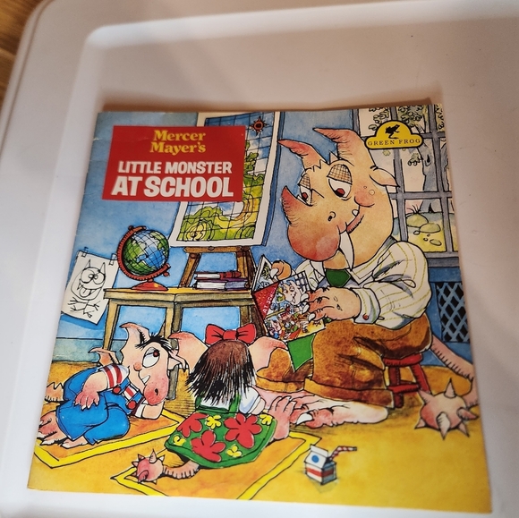 Bundle of 2 Little Monster's books and stuffed animal - Picture 4 of 9